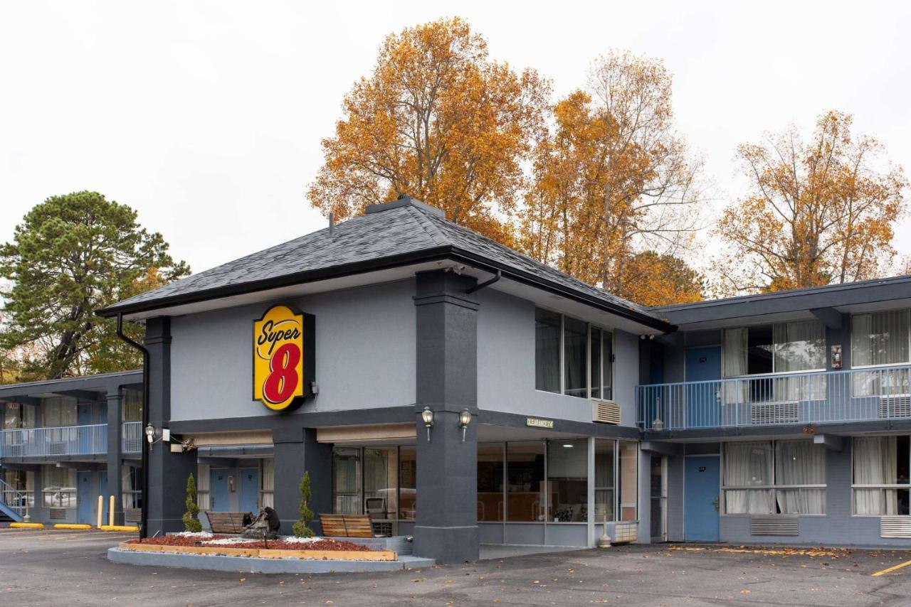 Super 8 By Wyndham Black Mountain Hotel Exterior photo